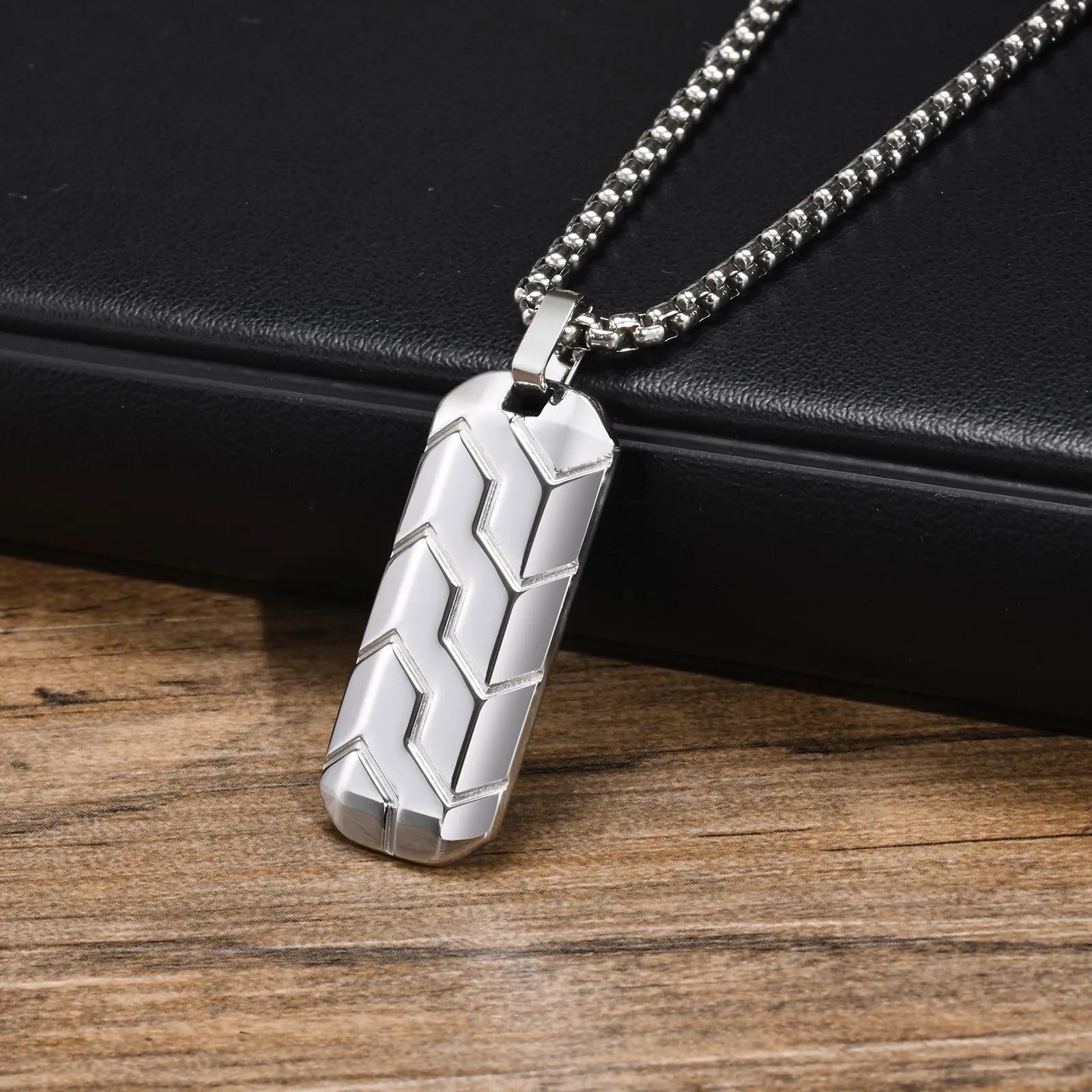 Cool Tire Pattern Necklaces for - hopjeweler